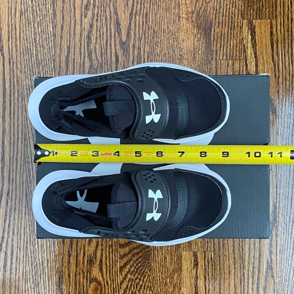 *NWT* Under Armour Runplay Sneakers - Black - Sz 13K - Picture 9 of 14